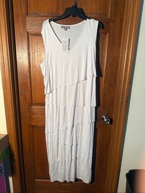 Jessica London White Tiered Sleeveless Maxi Dress